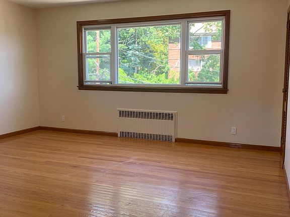 3rd image of 171 Glover Ave