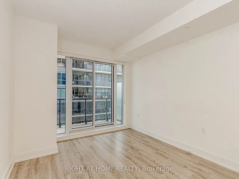 9608 Yonge St #1603 — Photo 17