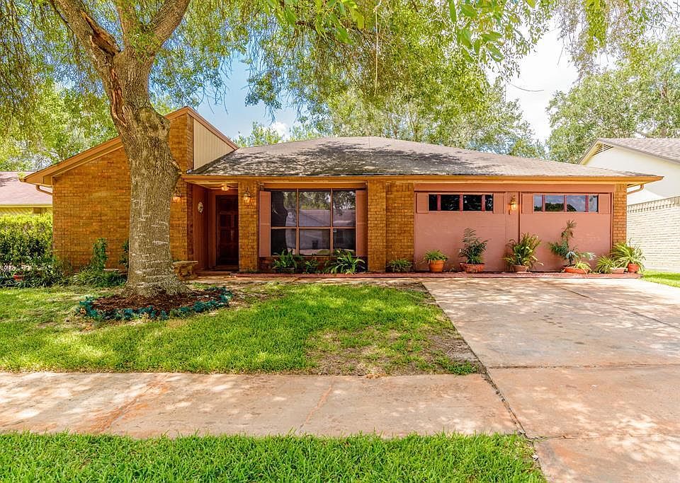 1st image of 16818 Nina Dr