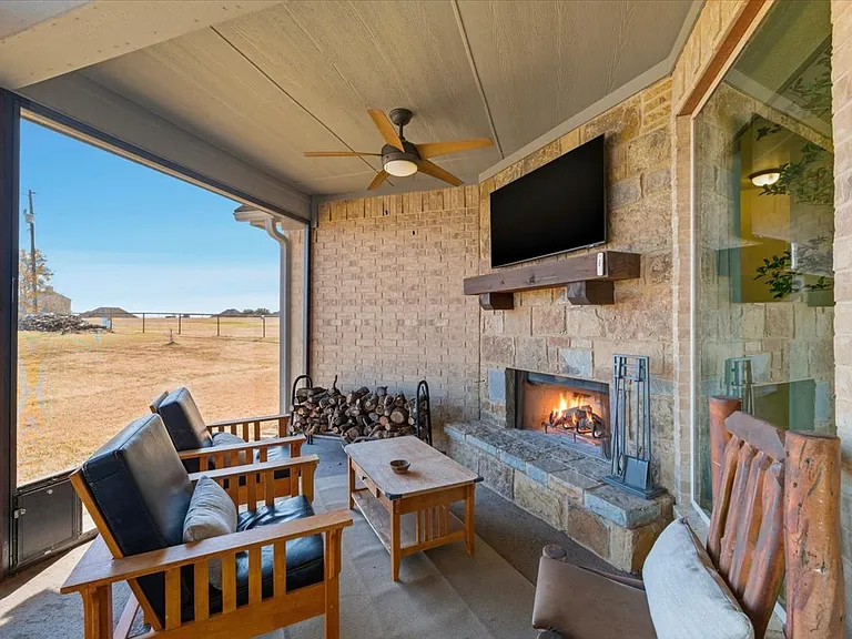 570 S Point Ct — Photo 42