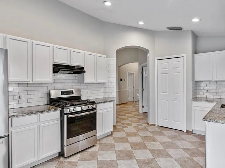 5725 Hawklake Rd — Photo 9