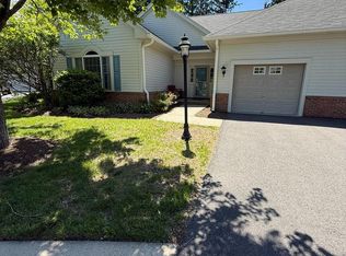 4 Empress Ct, Princeton, NJ 08540