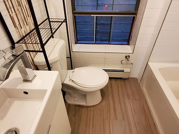 4th image of 316 Alexander Ave #3F