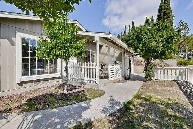 2nd image of 4865 Snow Dr
