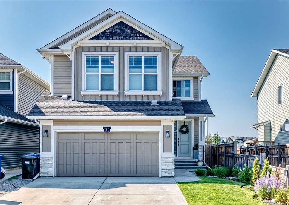 1st image of 180 N Auburn Meadows Cres SE