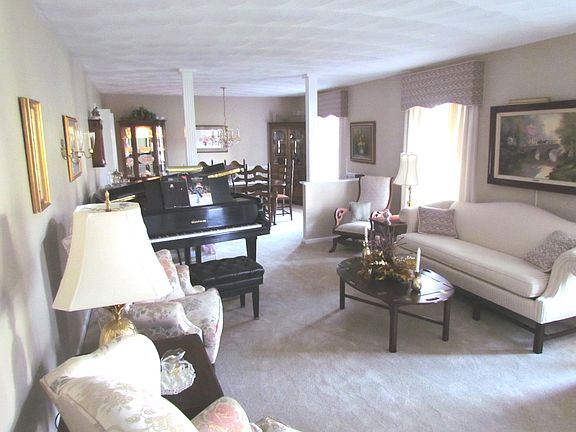 4th image of 3946 Blandfield Dr