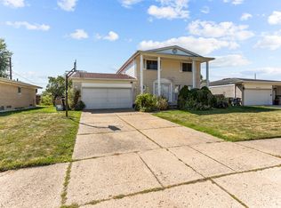 3516 Gordon Dr, Sterling Heights, MI 48310