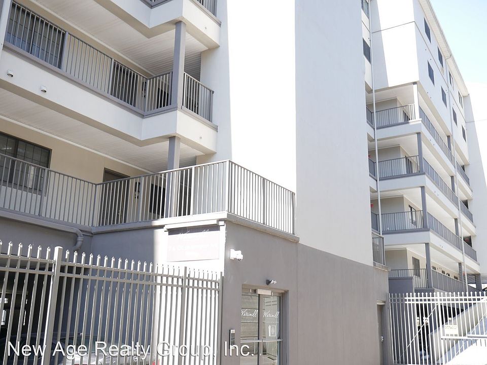 1st image of 2 Leverington Ave #26