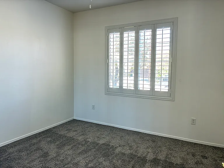 2581 Leighton Ave — Photo 11
