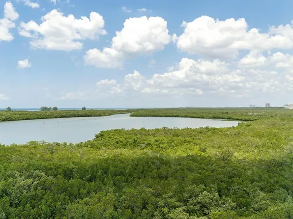 295 Grande Way APT 503, Naples, FL 34110