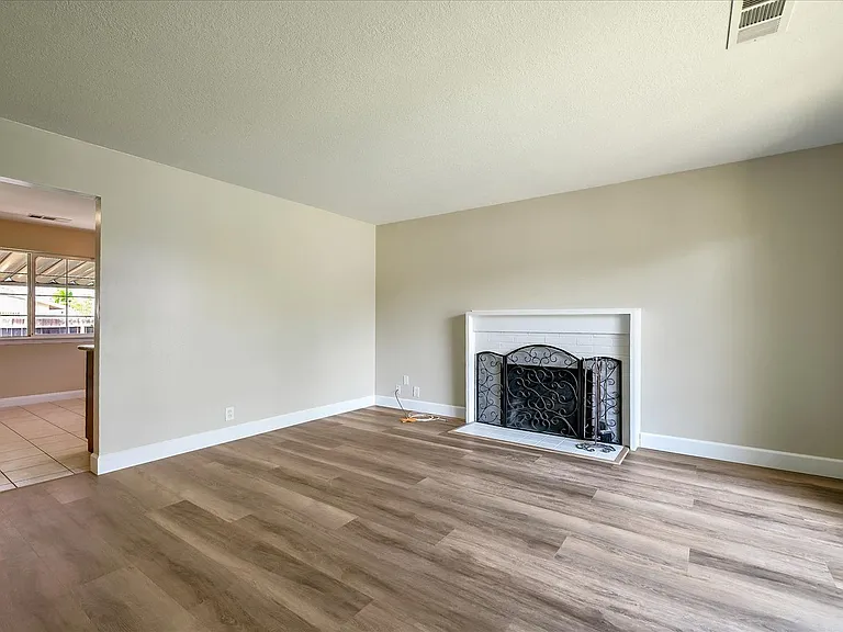 1411 Santa Fe Dr — Photo 5