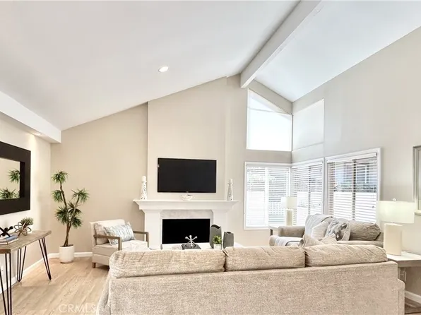 8466 Idlewild Cir, Huntington Beach, CA 92646