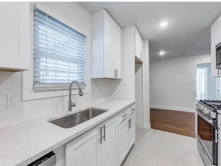 1406 Harlandale Ave — Photo 12
