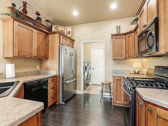 5th image of 3019 Golden Acres Dr