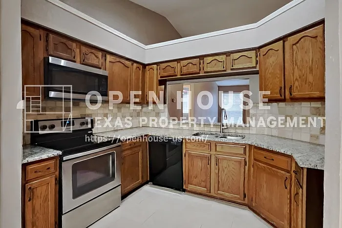 1312 Wyndham Dr — Photo 6