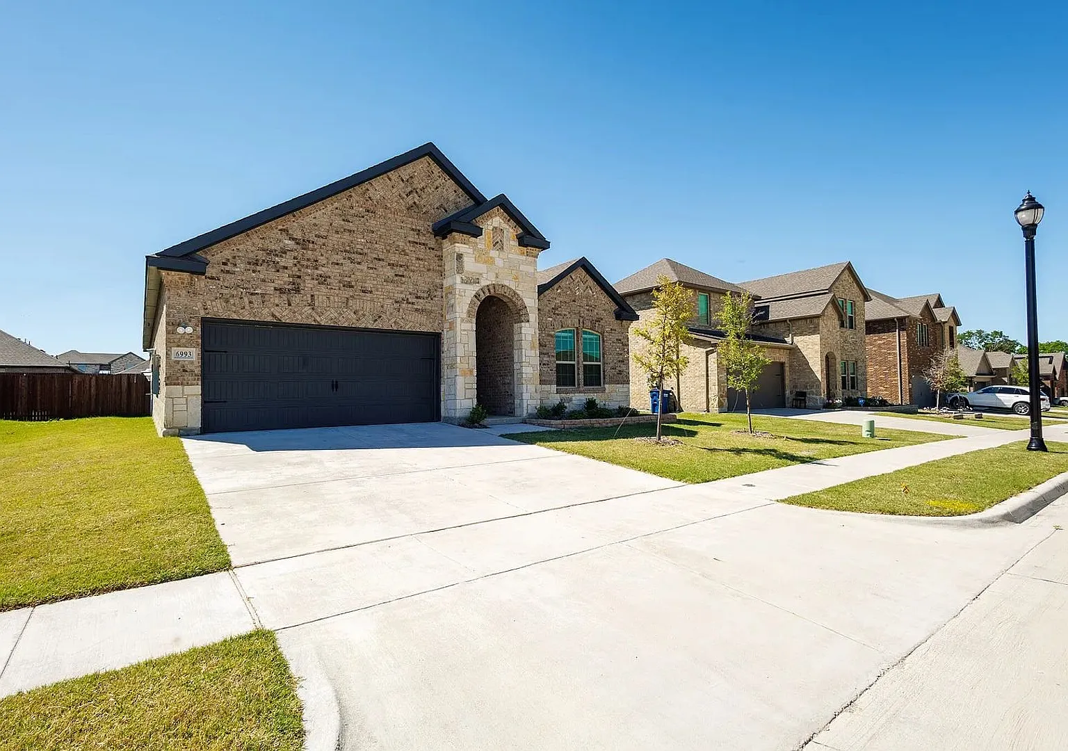 Room in 4 Bedroom Home in Garland — Photo 4