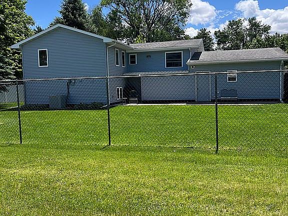 3rd image of 419 E End Ave