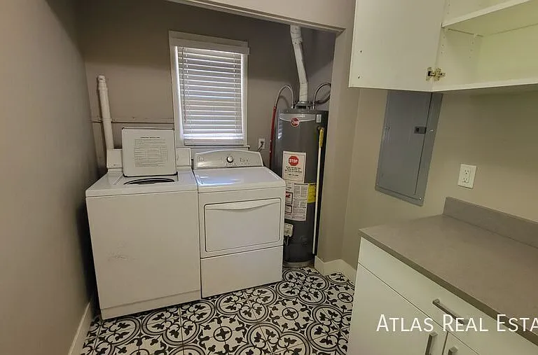 2703 S Hooker St — Photo 11