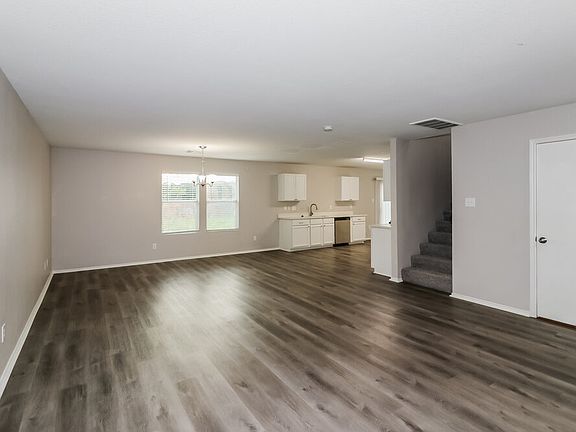 5th image of 5018 Briar Ln