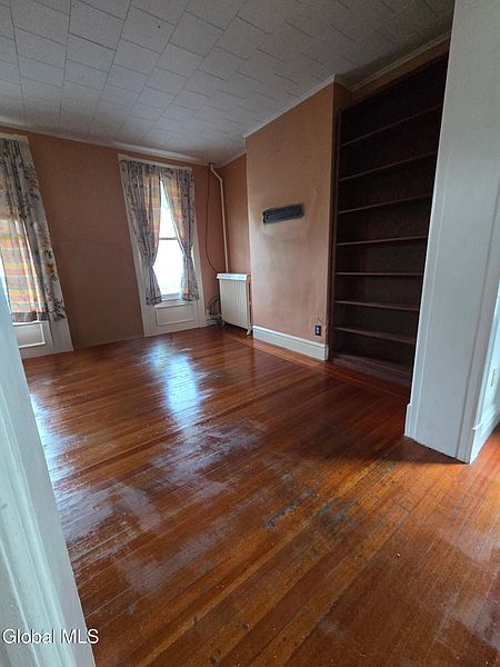 4th image of 2363 Burdett Avenue
