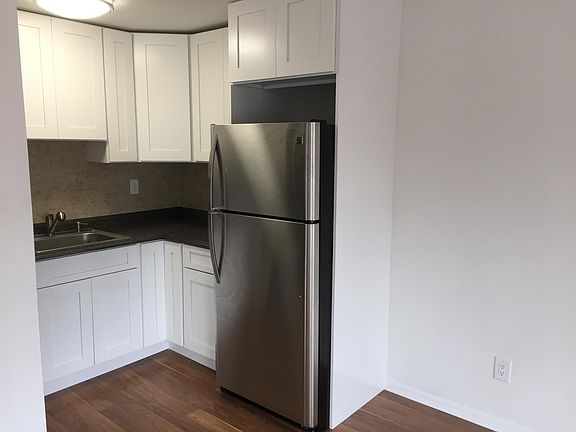 2nd image of 262 Greenough St