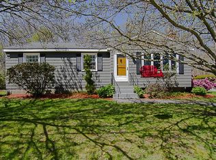 14 Oak Ter, Bellingham, MA 02019