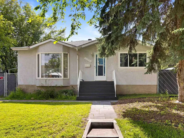 10994 135th St NW, Edmonton, AB T5M 1K2