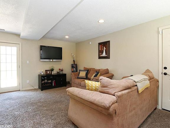 5th image of 8602 W 55th St