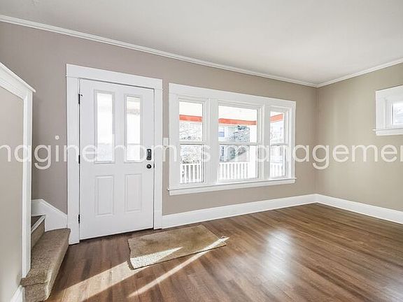 2nd image of 1568 Olivewood Ave