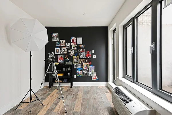 Sold by Bold New York | media 18