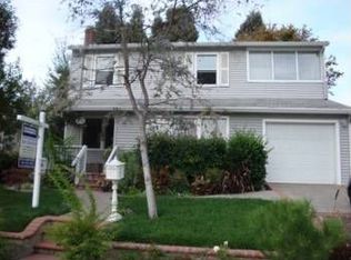 8041 Fontaine St, Oakland, CA 94605