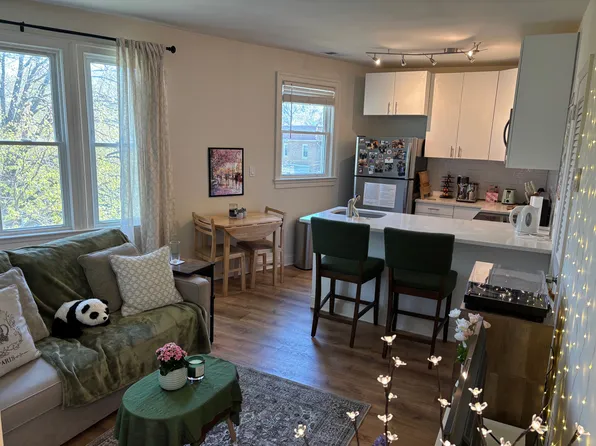 4242 39th St NW APT 32, Washington, DC 20016