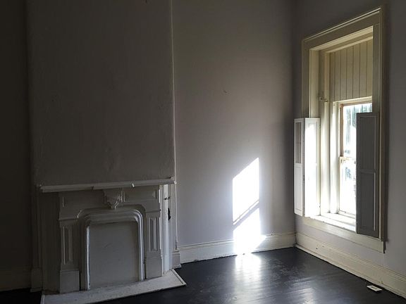 Great light in bedroom