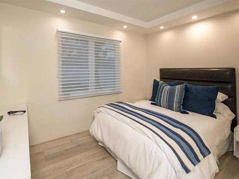 5680 Dolphin Pl — Photo 22