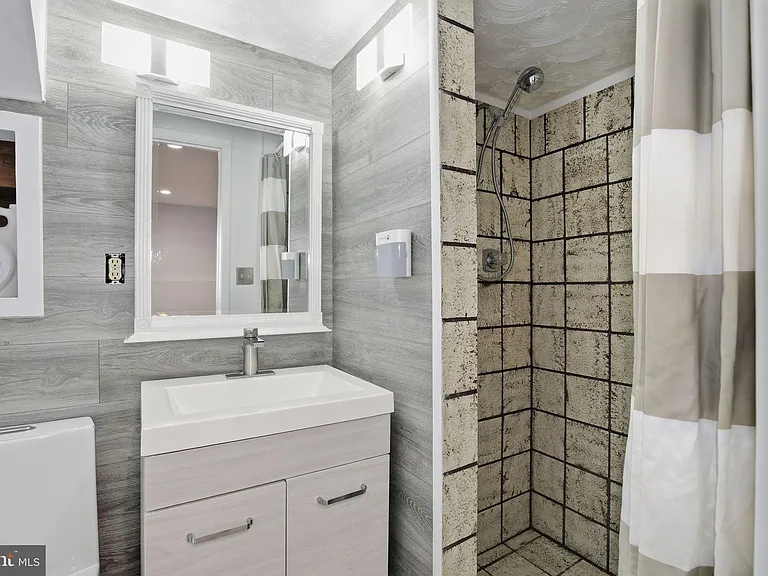 7625 Sheffield Green Way #7625 — Photo 18