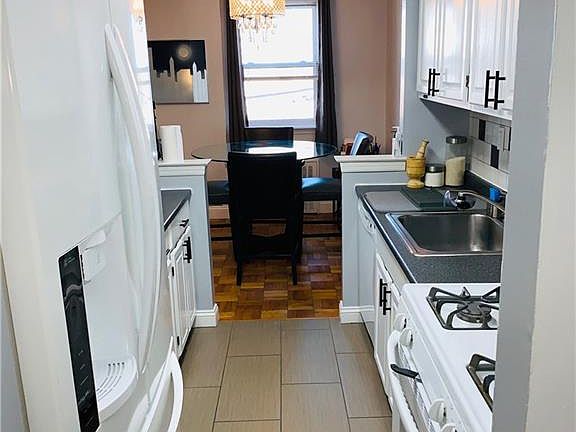 5th image of 377 N Broadway APT 220