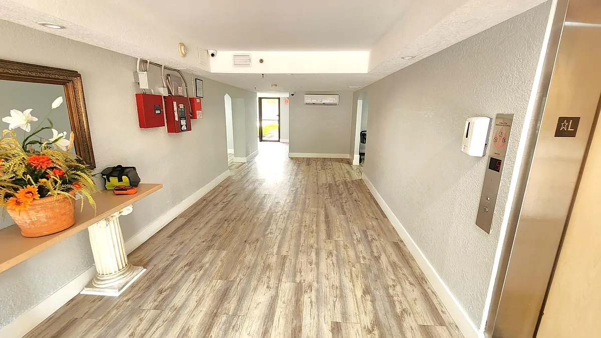 Building Photo - 450 Egret Cir #9505
