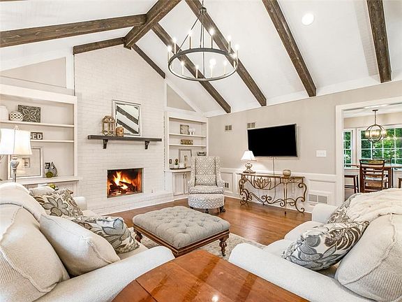4th image of 3974 Heathwood Ln