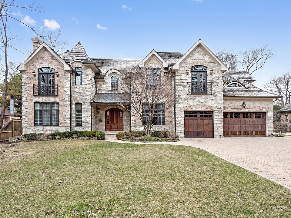 2nd image of 1616 Canterbury Ln