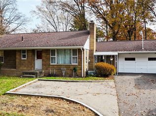 240 Perry Dr NW, Canton, OH 44708