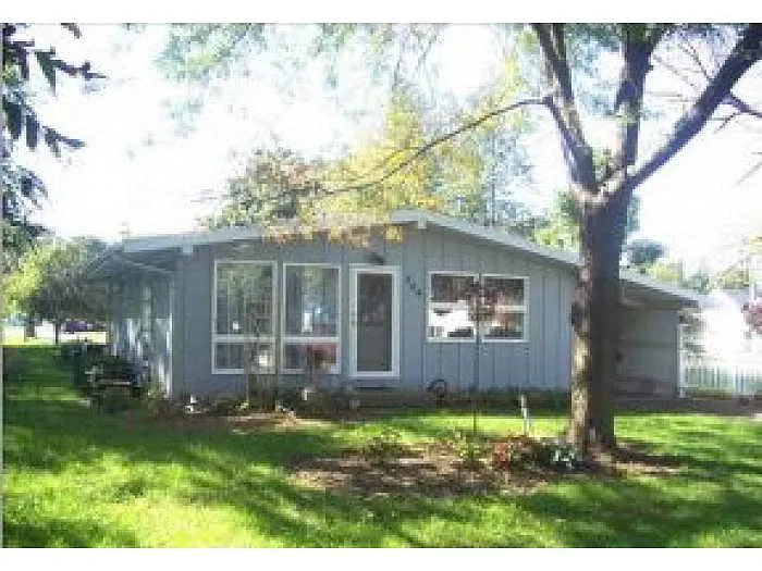 409 E Reynolds St photo 1