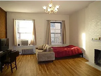 Rented by R New York
