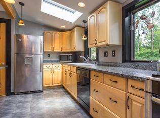 31 Walker Ave, Kittery, ME 03904