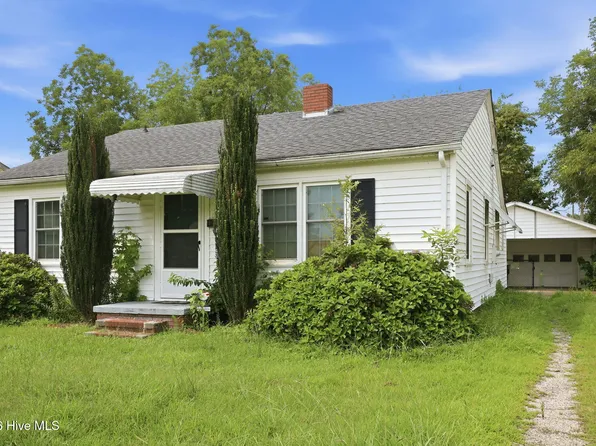 203 Fairview St, Williamston, NC 27892