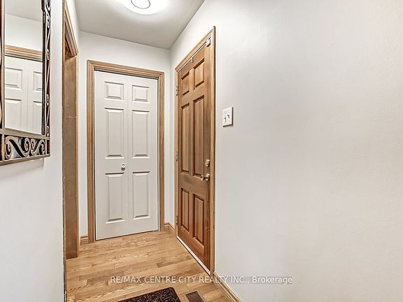 3rd image of 26 Manor Rd