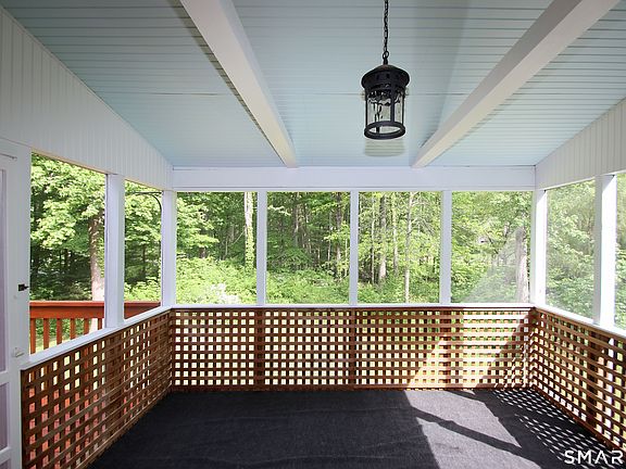 3rd image of 61 Bob Hill Road