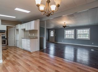 33 Harber St, Reeds Spring, MO 65737