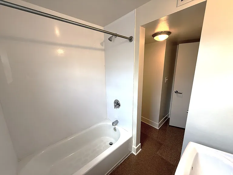 1404 Maiden Ln SW #81 — Photo 8