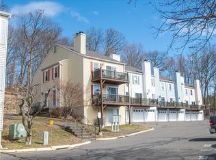 55 Mill Plain Rd UNIT 29-8, Danbury, CT 06810