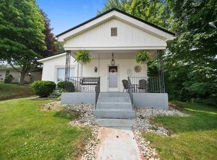 606 E Main St, Albion, IN 46701